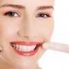 Акция! Профессиональная чистка зубов с фторированием со скидкой 50% от МЦ Амеда в Киеве